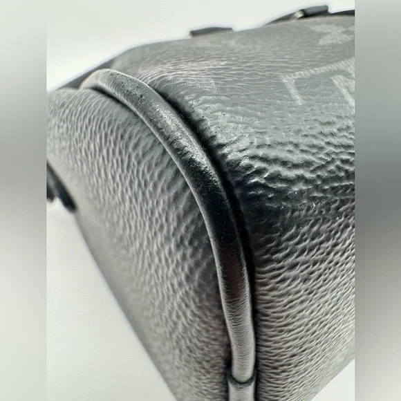 Louis Vuitton Keepall Bandoulière 25 - Picture 10 of 16